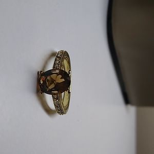 Gold ring with Amber stone and diamonds